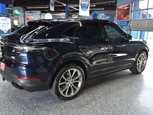 Used 2020 Porsche Cayenne S w/ Premium Package AWD/4WD image 4