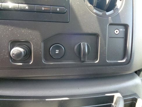 Used 2012 Ford E-250 and Econoline 250 w/ PWR Group RWD image 8