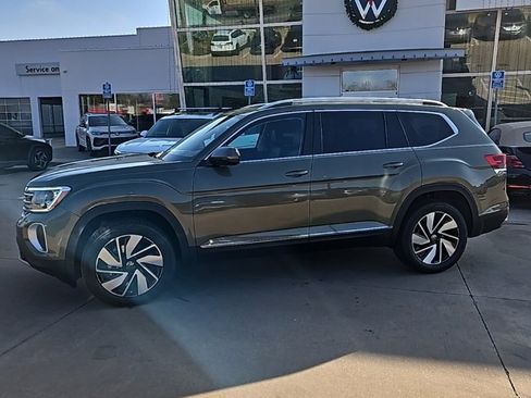 New 2026 Volkswagen Atlas SEL image 8
