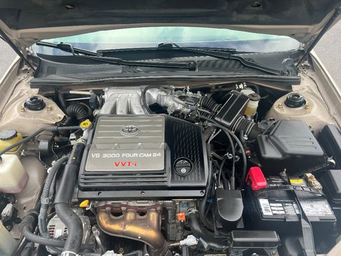 Used 2001 Toyota Avalon XLS image 56