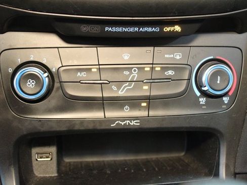 Used 2017 Ford Focus SE image 22