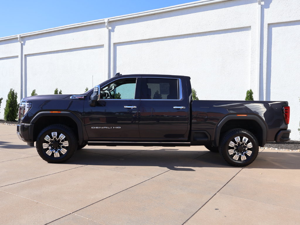 Certified 2026 GMC Sierra 2500 Denali w/ Denali Reserve Package AWD/4WD image 3
