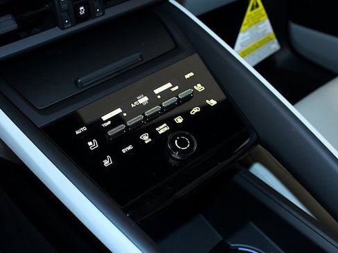 New 2025 Porsche Macan 4S Electric image 14