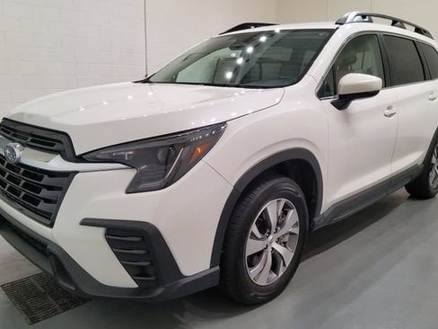Used 2025 Subaru Ascent Premium AWD/4WD image 3