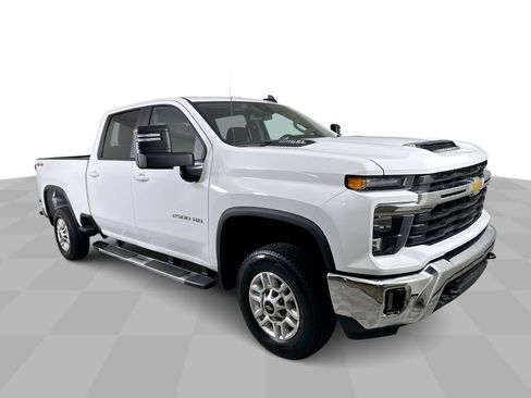 Used 2025 Chevrolet Silverado 2500 LT w/ Convenience Package AWD/4WD image 2