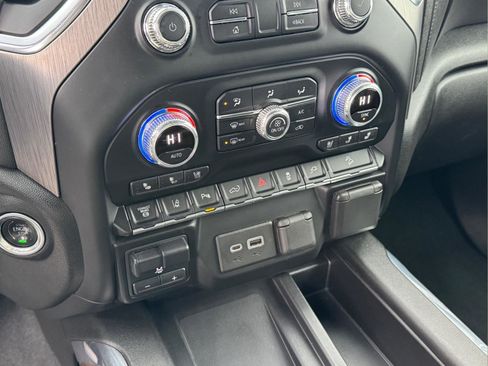 Used 2020 GMC Sierra 2500 Denali w/ Denali Ultimate Package image 25