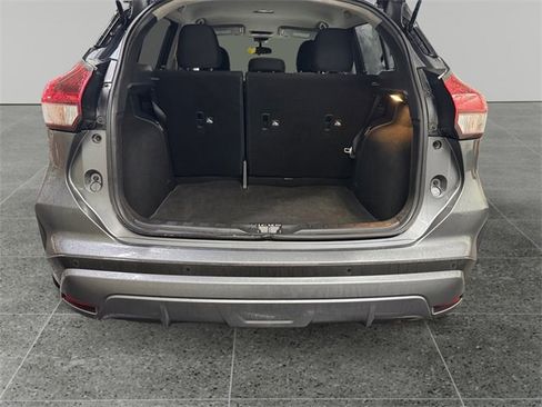 Used 2021 Nissan Kicks SV image 13