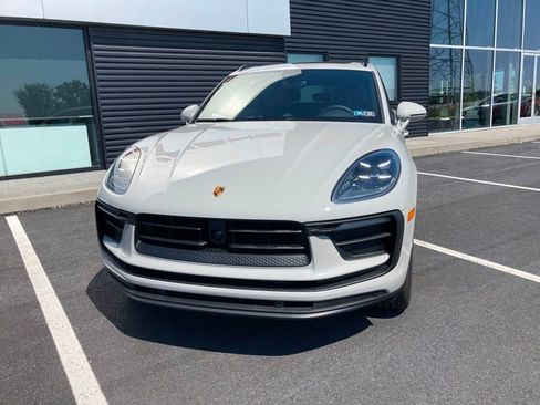 Used 2025 Porsche Macan image 4