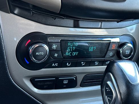 Used 2012 Ford Focus SEL image 20