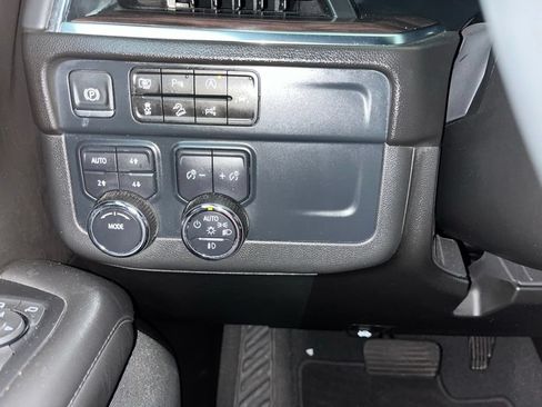 Used 2025 Chevrolet Suburban Z71 AWD/4WD image 61