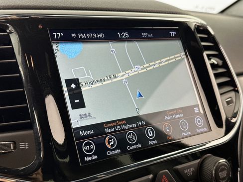 Used 2022 Jeep Grand Cherokee Laredo X image 13