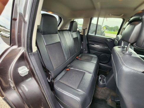Used 2014 Jeep Compass Latitude FWD image 19