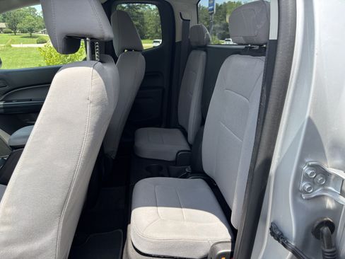 Used 2016 Chevrolet Colorado W/T w/ WT Convenience Package RWD image 7