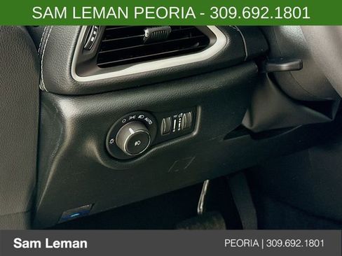 New 2026 Chrysler Pacifica Select FWD image 10