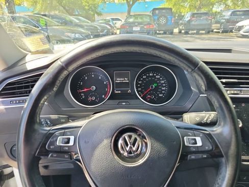 Used 2018 Volkswagen Tiguan SEL image 17