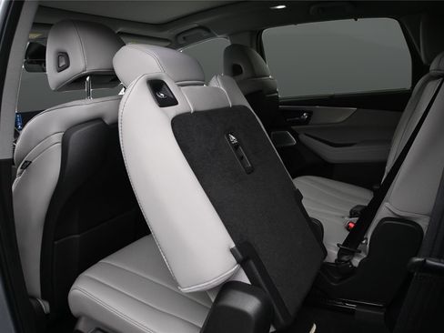 Certified 2026 Acura MDX FWD w/ Technology Package image 11