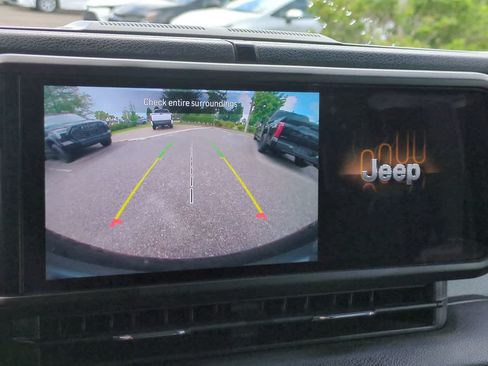 Used 2024 Jeep Wrangler Unlimited Sport AWD/4WD image 19