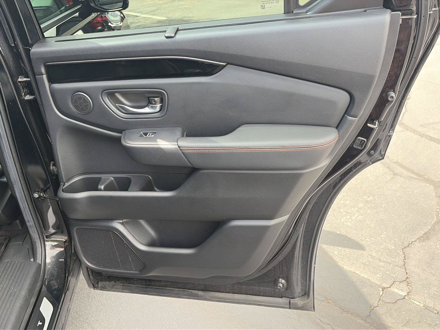 Used 2025 Honda Pilot TrailSport image 22