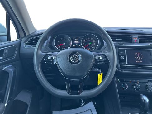 Used 2018 Volkswagen Tiguan S image 12