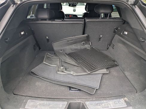 Used 2024 Cadillac Lyriq Luxury image 10