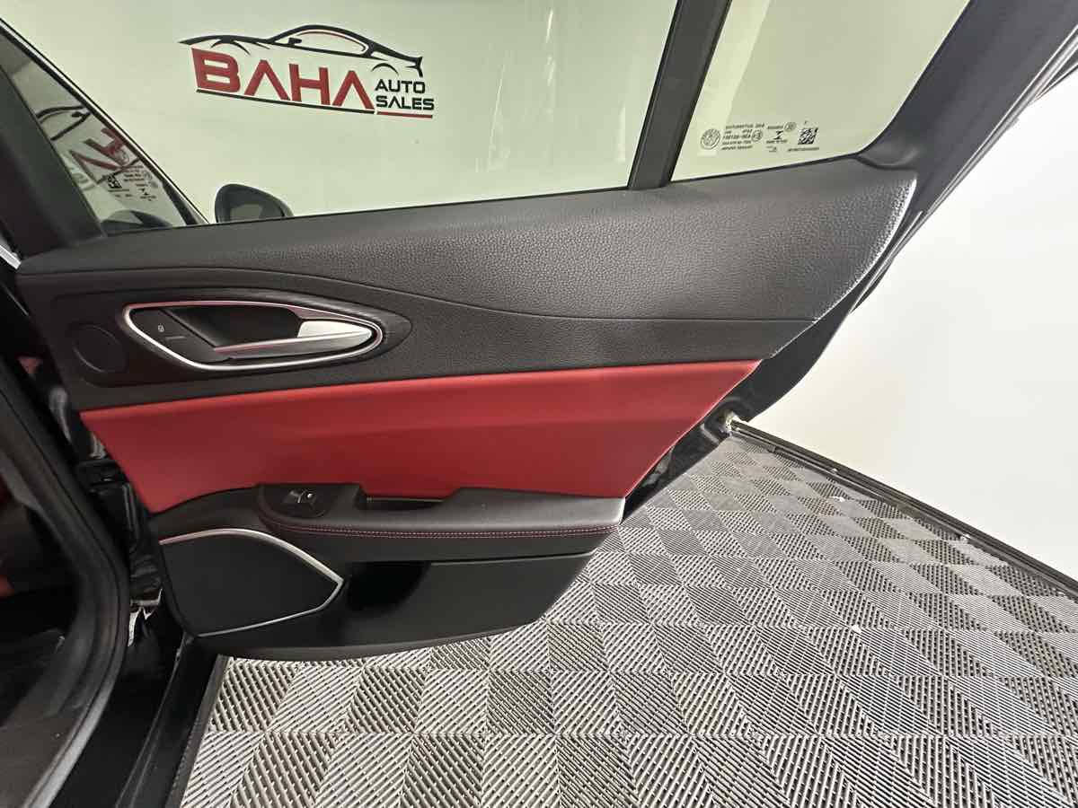 Used 2021 Alfa Romeo Giulia Sprint w/ Active Assist 1 Package RWD image 19
