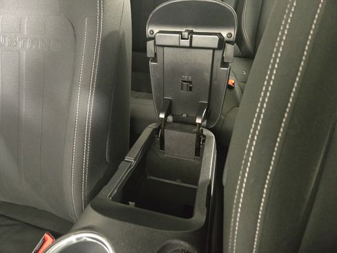 Used 2020 Ford Mustang Coupe RWD image 25