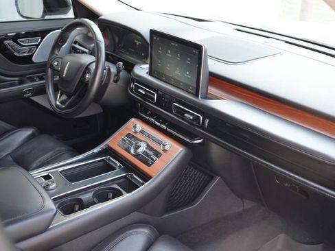 Used 2020 Lincoln Aviator Reserve w/ Equipment Group 202A AWD/4WD image 15
