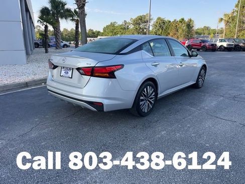 Used 2024 Nissan Altima 2.5 SV FWD image 3