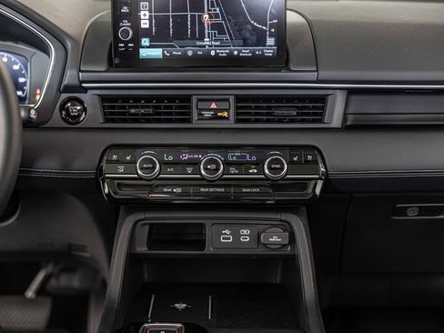 Used 2025 Honda Pilot Elite image 40