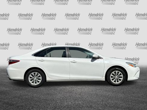 Used 2016 Toyota Camry LE FWD image 3