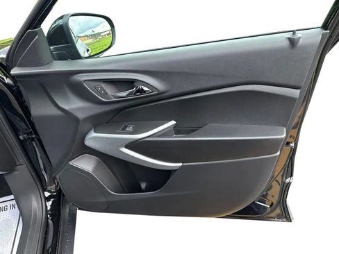 New 2026 Chevrolet Trax LS w/ LS Convenience Package FWD image 13