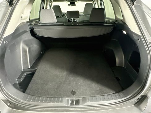 Used 2025 Toyota RAV4 XLE AWD/4WD image 29