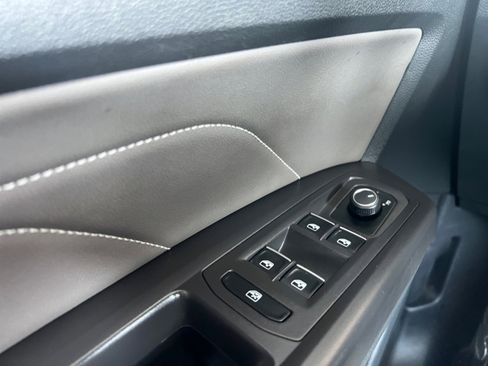 Used 2023 Volkswagen Atlas SE image 22