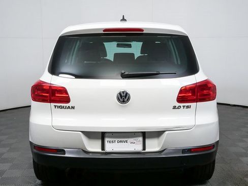 Used 2014 Volkswagen Tiguan SE image 27