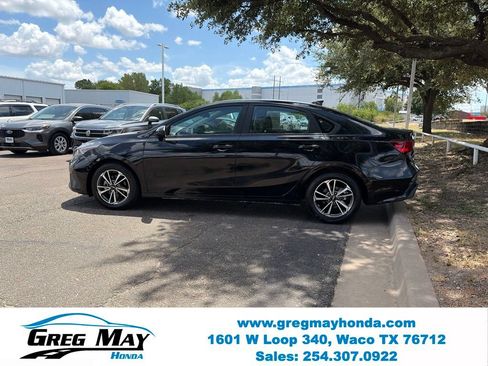 Used 2023 Kia Forte LXS FWD image 4