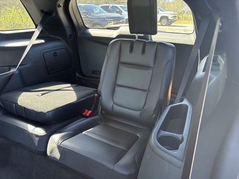 Used 2018 Ford Explorer XLT w/ Equipment Group 202A image 23