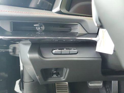 New 2026 Chevrolet Corvette Z06 w/ Stealth Interior Trim Package RWD image 18