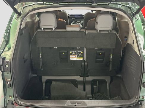 Used 2022 Toyota Sienna Limited image 29