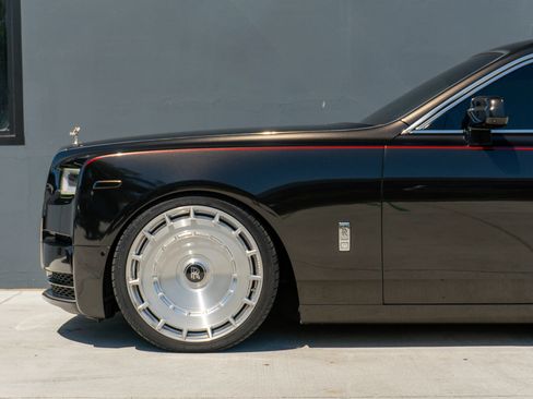 Used 2021 Rolls-Royce Phantom Sedan RWD image 19