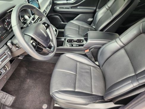 Used 2022 Lincoln Corsair AWD w/ Premium Package image 11