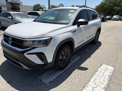 Certified 2022 Volkswagen Taos S FWD image 30