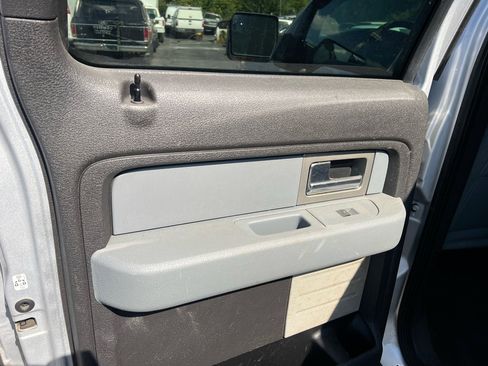 Used 2011 Ford F150 XLT w/ XLT Convenience Pkg image 12