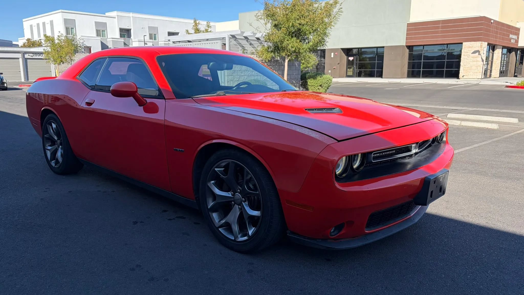 Used 2016 Dodge Challenger R/T w/ Driver Convenience Group RWD image 7