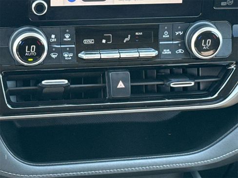 Used 2023 Toyota Highlander LE image 18