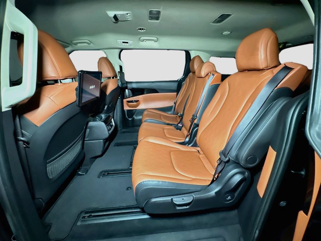 Used 2024 Kia Carnival SX FWD image 31