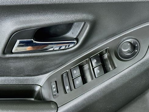 Used 2021 Chevrolet Trax LS FWD image 20