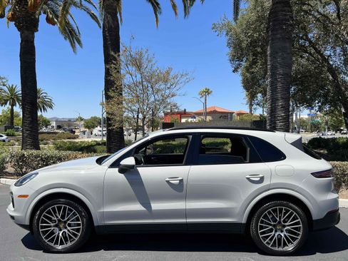 Used 2020 Porsche Cayenne E-Hybrid AWD/4WD image 21