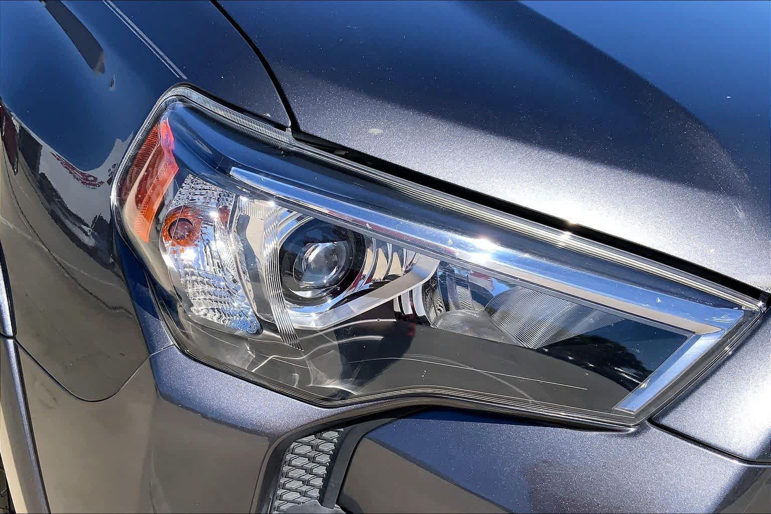 Used 2021 Toyota 4Runner SR5 Premium w/ Moonroof Package AWD/4WD image 27