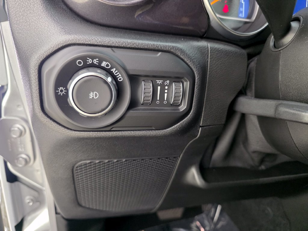 Used 2021 Jeep Wrangler Unlimited Sahara AWD/4WD image 26