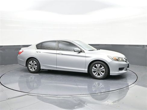 Used 2013 Honda Accord LX image 17